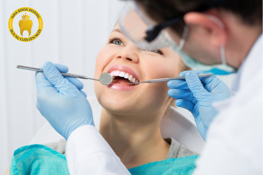 Kiểm tra và đánh giá tình trạng răng miệng